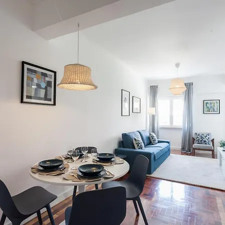 Flh Graca Charming Flat With Balcony *