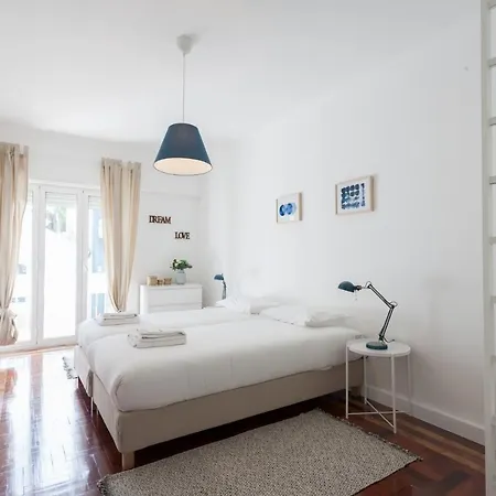 Flh Graca Charming Flat With Balcony