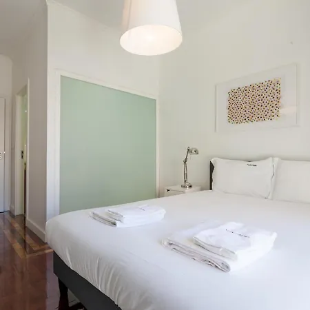 Flh Graca Charming Flat With Balcony شقة *